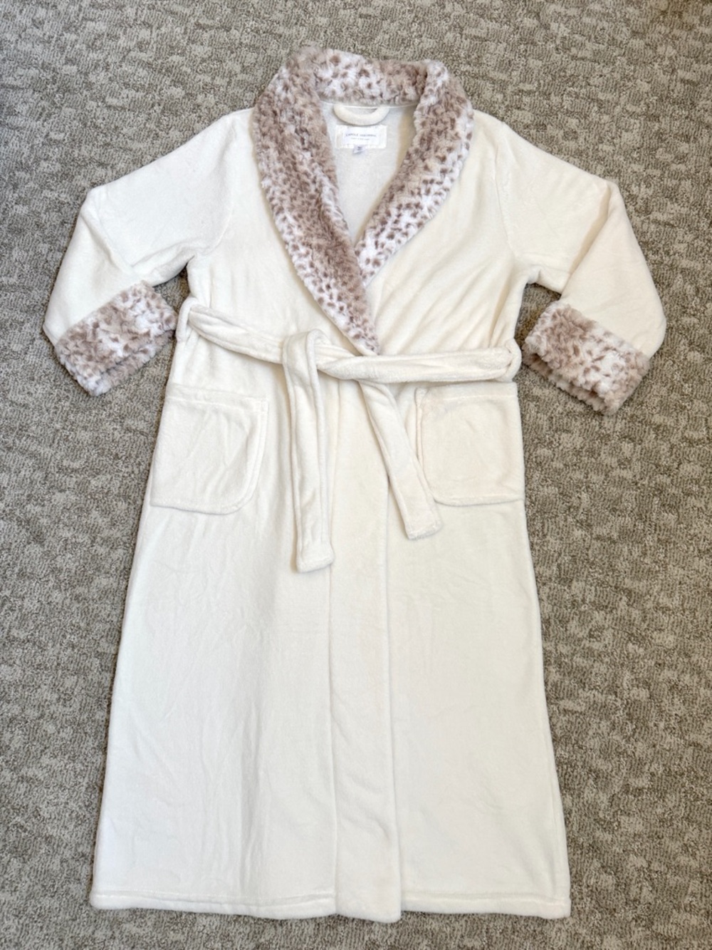 Carole Hochman Cream Snow Leopard Print Plush Long Wrap Robe—L - Picture 2 of 9